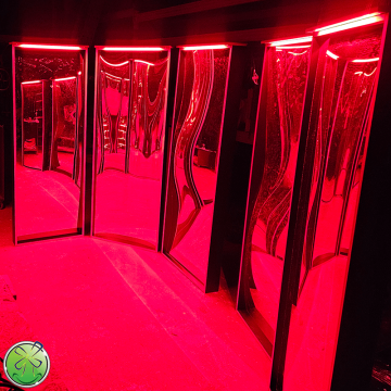 Luz sobre el espejo de risas 2