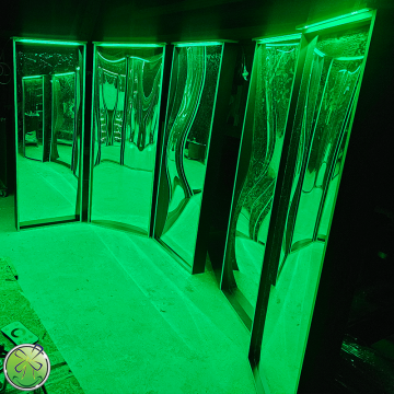 Luz sobre el espejo de risas 3